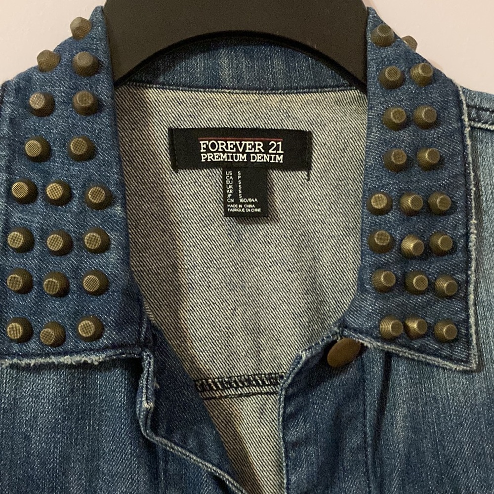 Forever 21 Jean Jacket- Like New - Picture 6 of 8